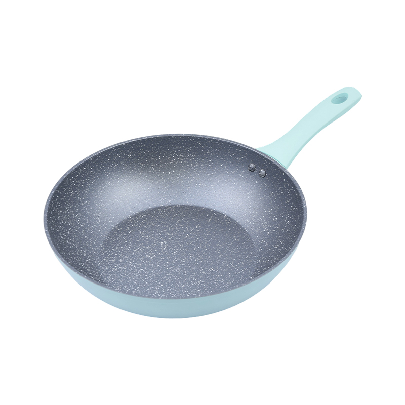 Taottu alumiini wok harmaalla marmorilla